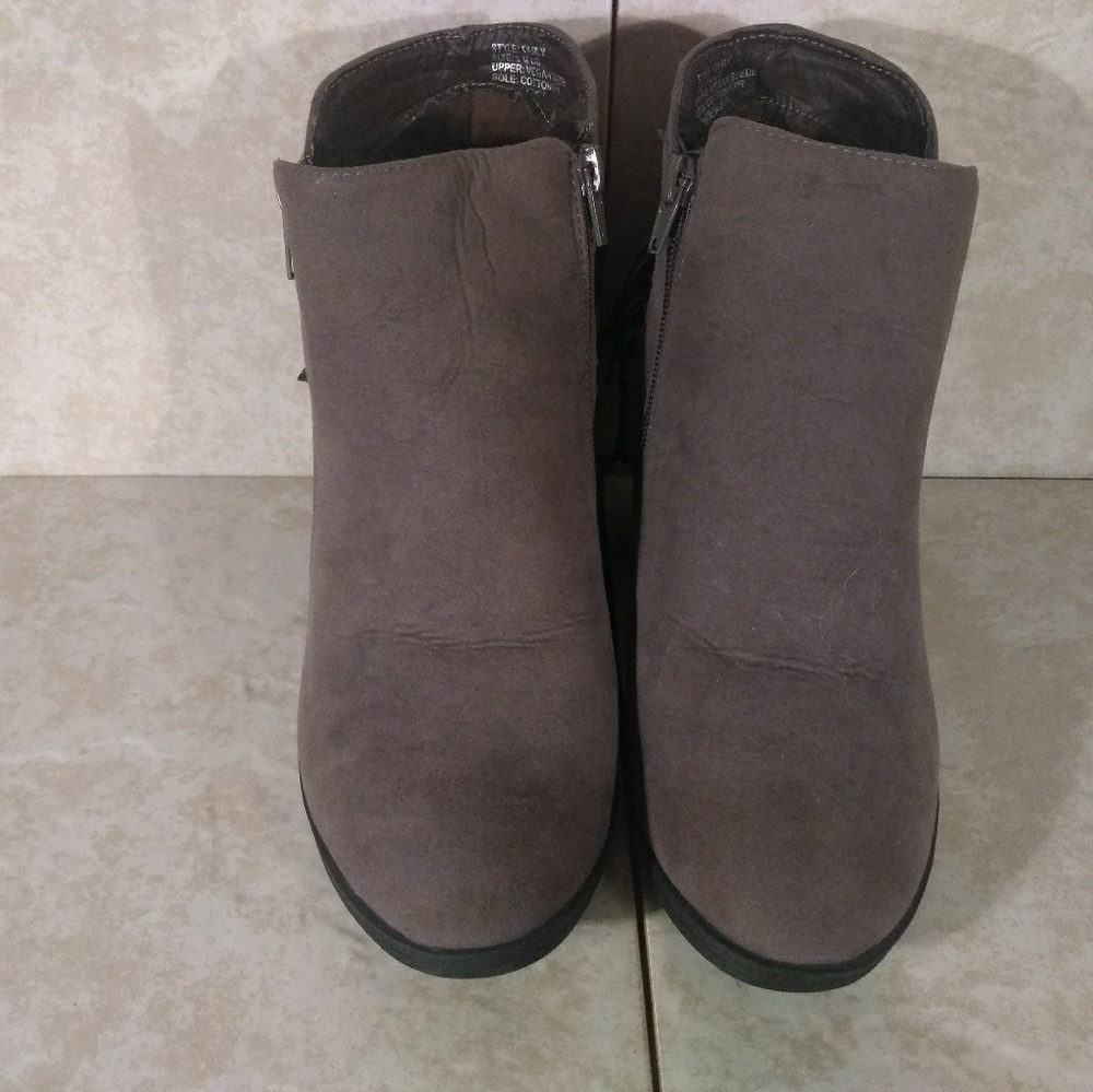 Vanity Booties - Picture 4 of 4
